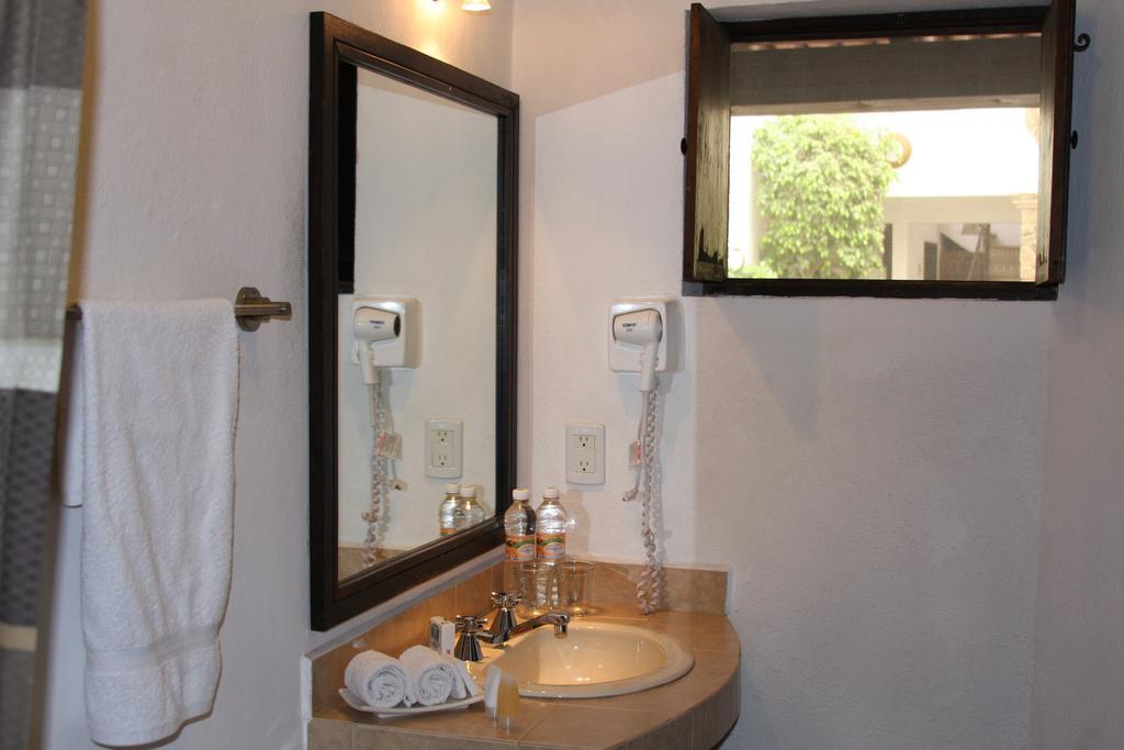 Hotel Villa Del Villar Керетаро Номер фото